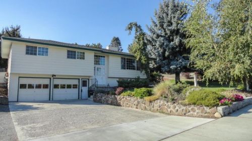 7404 Zier Rd, Yakima, WA 98908-2026