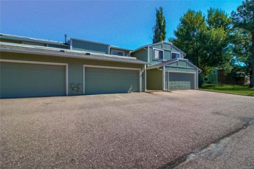 3024 Macon Cir, Aurora, CO 80014-3053