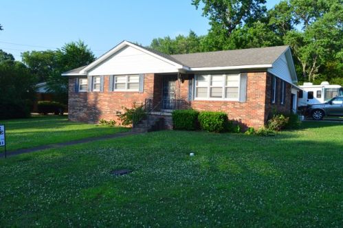 272 Westwood Dr, Lexington, TN 38351-1411