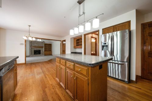 2772 Freeland Cir, Naperville IL  60564-5827 exterior