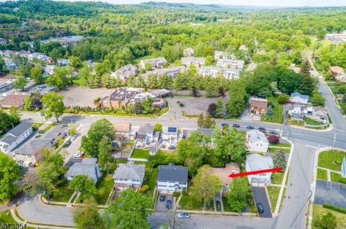 3 Dunn Rd, Town Center, NJ 07052-2812