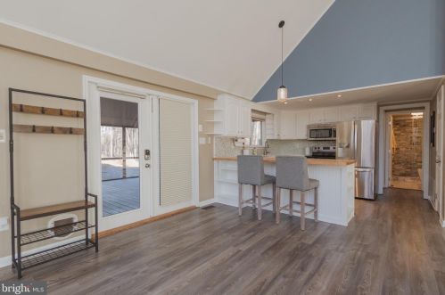 49 Pileated Woodpecker Ln, Hedgesville WV  25427-5384 exterior