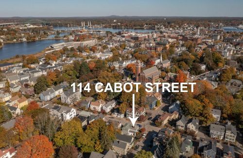 114 Cabot St, Portsmouth, NH 03801-4319