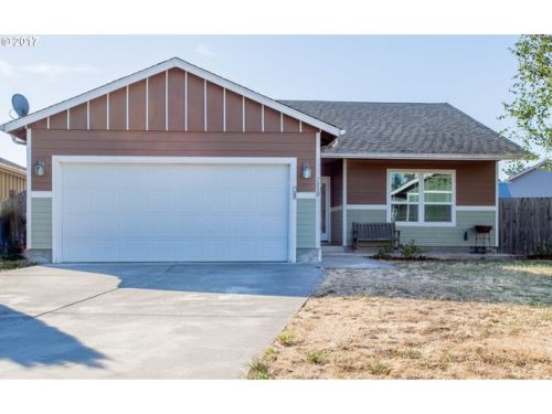 1050 Fuji Ln, Lebanon, OR 97355-1191