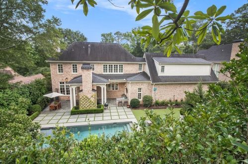 271 Hillside Dr, Atlanta GA  30342-3623 exterior