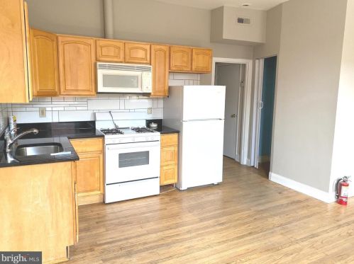 1905 13th St, Philadelphia, PA 19148-2202