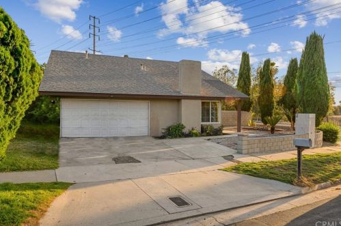 5005 Pearblossom Dr, Riverside, CA 92507-6051