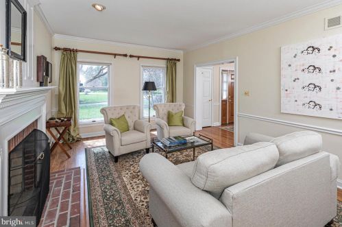 1 Tomlyn Dr, Princeton NJ  08540-4316 exterior