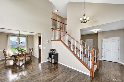 906 Bison Ct, Oswego, IL 60543-6100