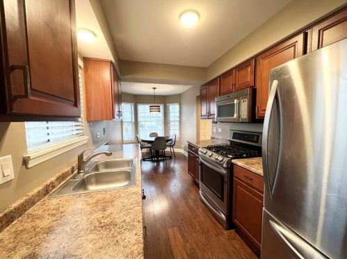 738 Kingsbridge Dr, Carol Stream IL  60188-4369 exterior