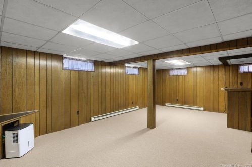 54 Saginaw St, Wapping CT  06074-2122 exterior