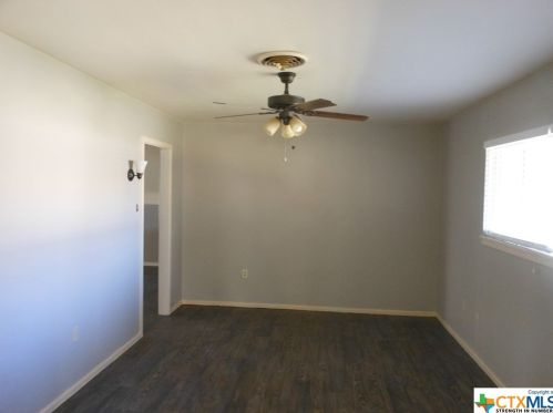 1441 Robin Ln, Seguin TX  78155-4028 exterior