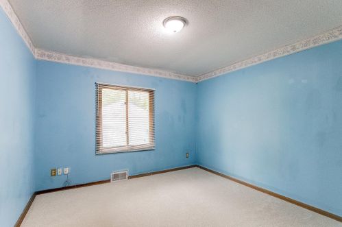 923 Barclay St, Saint Paul MN  55106-3501 exterior