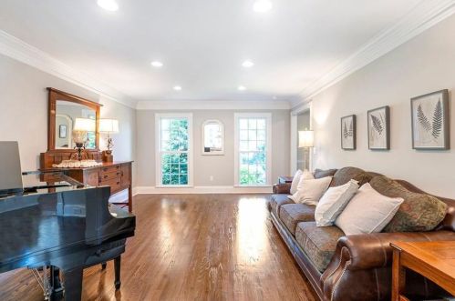 425 Breakwater Rdg, Atlanta GA  exterior