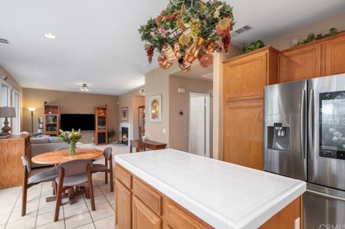 8815 Heatherwood Rd, Anaheim CA  92808-1695 exterior