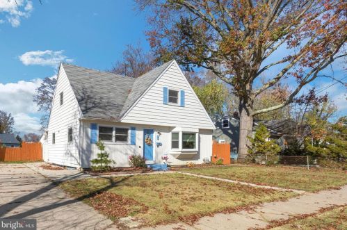 9 Hiawatha Rd, Somerdale, NJ 08083-2803