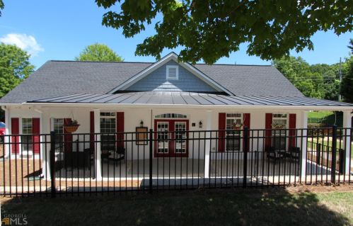 242 Valley Xing, Holly Springs GA  30114-1231 exterior