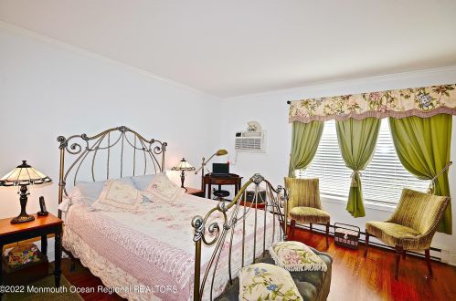 62 Manchester Ct, Tinton Falls NJ  07701-5496 exterior