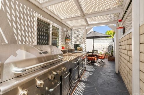 5 Fulton, Irvine CA  92620-3349 exterior