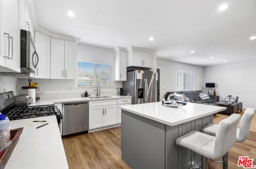 4522 Stern Ave, Van Nuys CA  91423-2928 exterior
