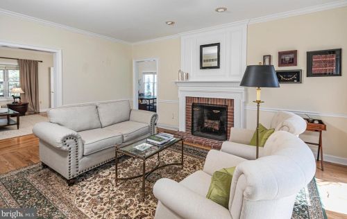 1 Tomlyn Dr, Princeton NJ  08540-4316 exterior