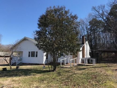 1742 Pleasant St, Asheboro, NC 27203-3524