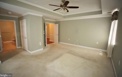 6 Hummingbird Dr, Trenton NJ  08690-3557 exterior