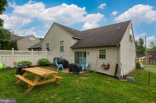 567 State St, Ephrata PA  17522-1741 exterior