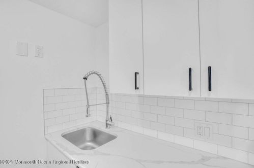 1007 Emory St, Tinton Falls NJ 07712-6026 exterior