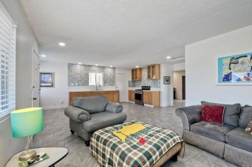 3547 Mira Pacific Dr, Oceanside CA  92056-3933 exterior