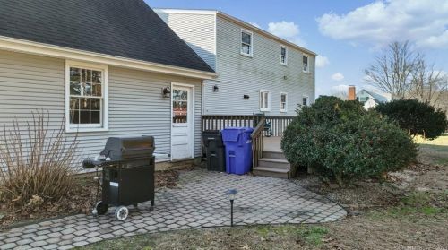 54 Saginaw St, Wapping CT  06074-2122 exterior