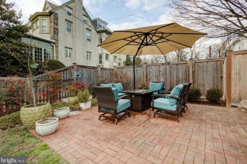 301 Gravers Ln, Philadelphia PA 19118-2802 exterior