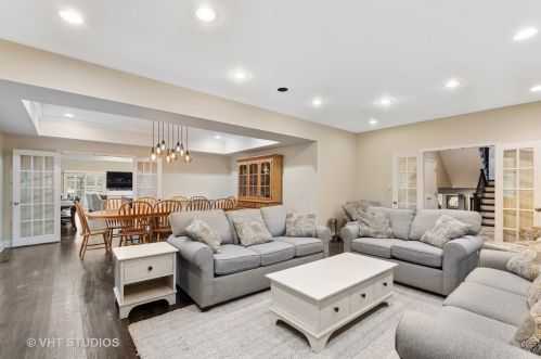 1641 Garand Dr, Bannockburn, IL 60015-2641