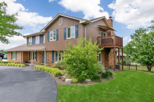 7530 Ute Ln, Palos Heights, IL 60463-2076