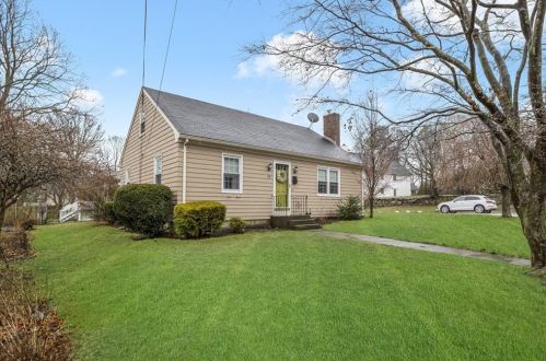 34 Howland Ave, Warwick, RI 02888-2926