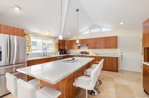 773 Lawelawe St, Honolulu, HI 96821-1700
