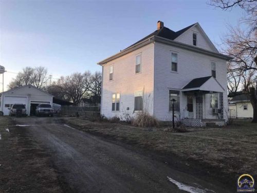 1021 Ohio St, Alma, KS 66401-9737