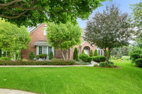 1212 Countryside Ln, South Elgin, IL 60177-3294