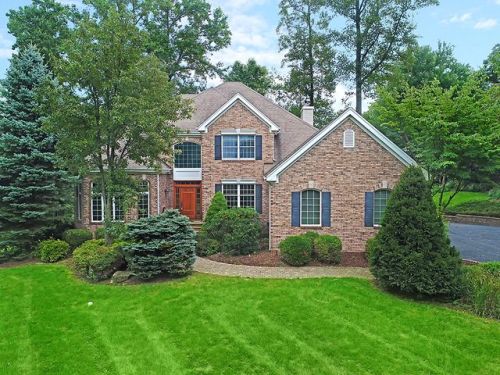 23 Stephanie Dr, Stirling, NJ 07980-1031
