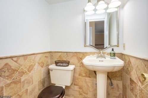 14 Green Heron Dr, Hackettstown NJ  07840-3328 exterior