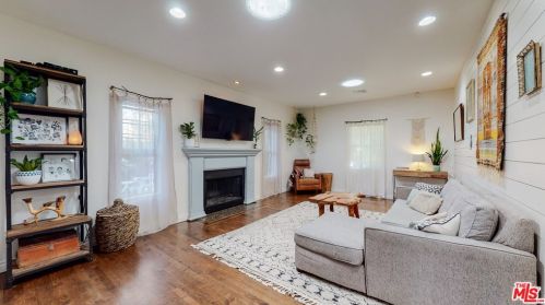 4504 Lennox Ave, Van Nuys, CA 91423-2613