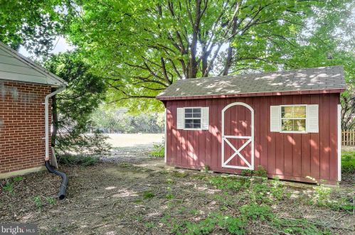 755 Longs Gap Rd, Carlisle PA 17013-8506 exterior