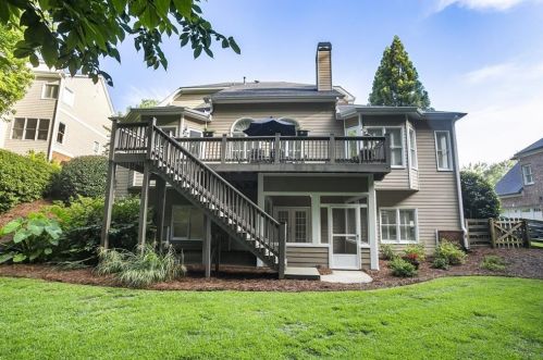 710 Lake Summit Dr, Atlanta GA  30342-1919 exterior