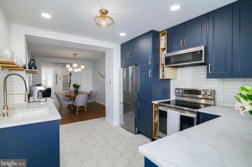 2454 Amber St, Philadelphia PA  19125-1619 exterior