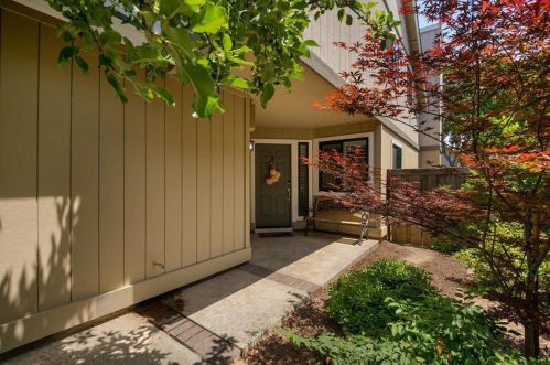 510 Creekside Ln, Morgan Hill, CA 95037-4635