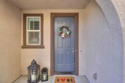 8214 Crystal Walk Cir, Elk Grove, CA 95758-8081