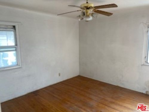8708 12th Ave, Inglewood, CA 90305-2312