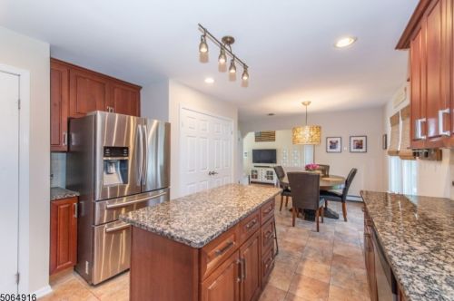 6 Patty Ln, Dover NJ  07869-4735 exterior