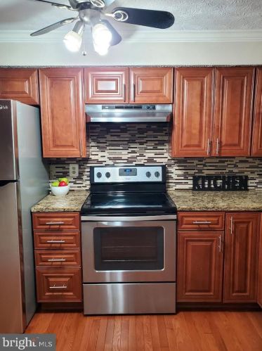 8304 Rocky Forge Ct, Springfield VA  22153-3817 exterior