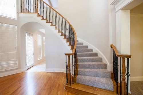 5136 Bellerive Dr, Dallas TX  75287-7550 exterior